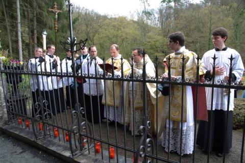 arrivée des ministres à la Grotte